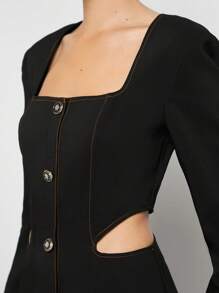 Maija 腰部鏤空前紐扣方領單排釦連衣裙 - 黑色 - 查看 8