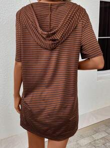 SHEIN LUNE 條紋印花落肩袖抽繩連帽半紐扣開襟T恤連衣裙 - 彩色 - 查看 2