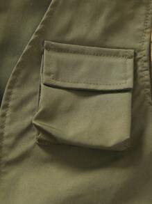 SHEIN 男小童3入組字母圖案T恤&翻蓋口袋夾克背心&短褲套裝 - 軍綠色 - 查看 4