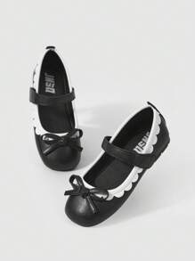 女孩蝴蝶結裝飾貝殼邊方頭公主瑪麗珍平底鞋適用於戶外 - 黑與白 - 查看 5