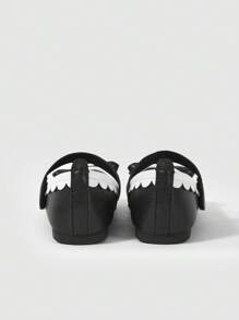 女孩蝴蝶結裝飾貝殼邊方頭公主瑪麗珍平底鞋適用於戶外 - 黑與白 - 查看 13