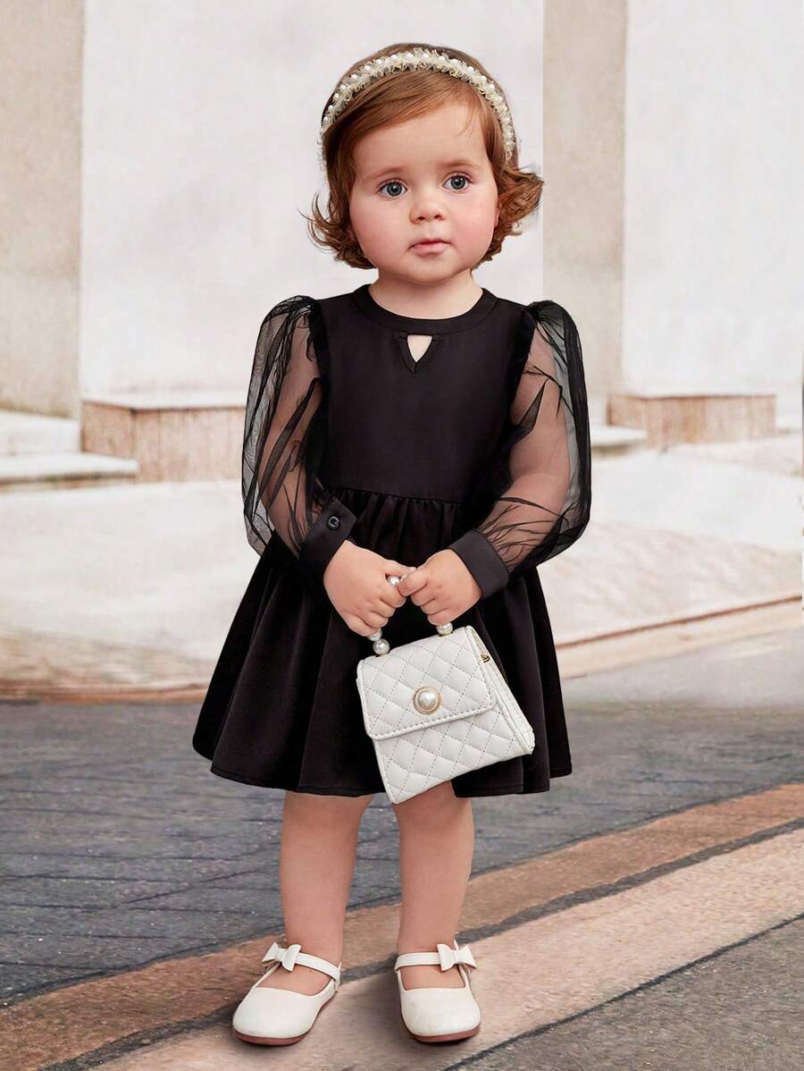 SHEIN Vestido de estilo noble tejido con empalme de malla de manga larga para bebés niñas - Negro - Ver 1