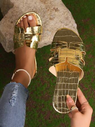 新品到貨大碼女士方頭金色顏色露趾平底涼鞋適合夏天
