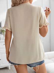 Calvaya 大碼前繫帶泡泡袖前打結荷葉邊下擺襯衫 - 杏色 - 查看 3