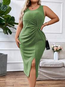 Calvaya Plus Twist Front Split Thigh Dress - Green - View 5