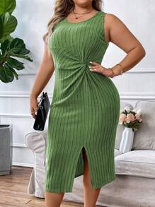 Calvaya Plus Twist Front Split Thigh Dress - Green - View 7