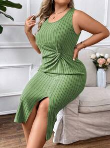 Calvaya Plus Twist Front Split Thigh Dress - Green - View 8