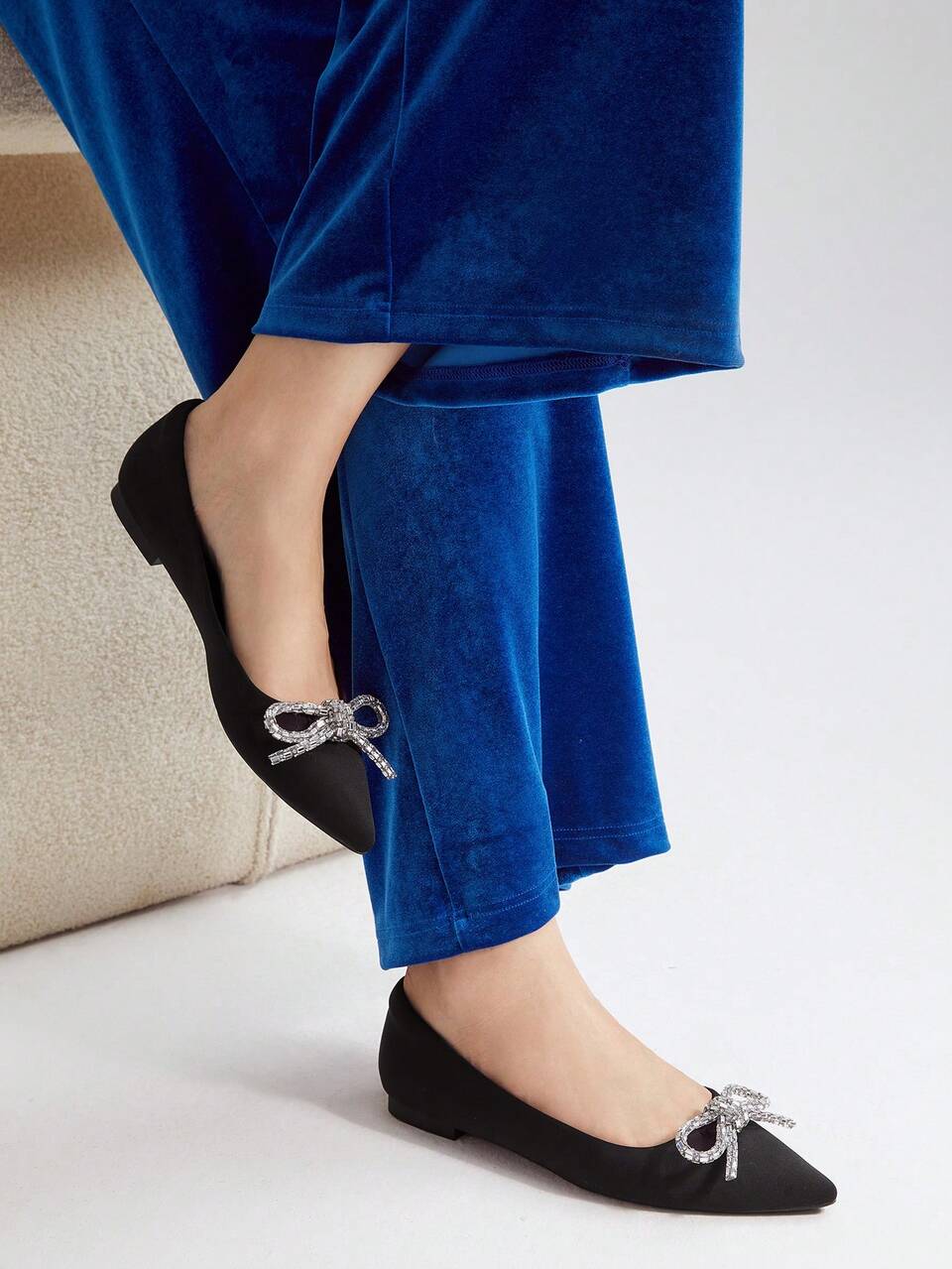 MOTF POINTY RHINESTONE BOW BALLET FLATS