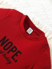 SHEIN Playful Pals 2pcs Baby Boy Casual All-Match Letter Graphic Round Neck Short Sleeve T-Shirt And Shorts Set, Versatile For Daily, Outdoor, School, Sports Wear, Spring/Summer - Burgundy - View 3