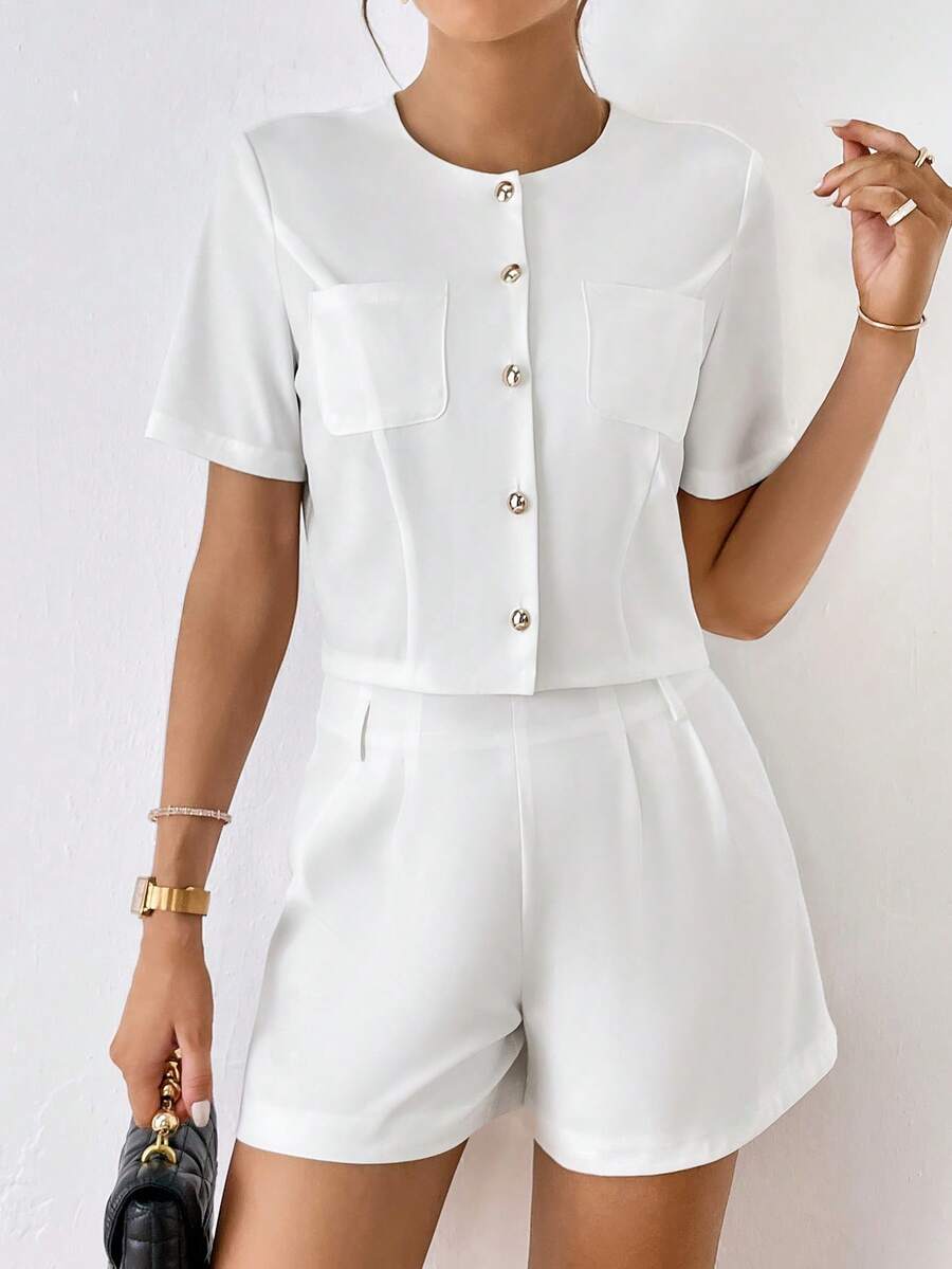SHEIN Essnce Shorts con blusa con doble bolsillo con botón delantero - Blanco - Ver 1