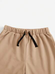SHEIN cậu bé mười hai Đồ họa Khẩu hiệu Áo thun & Eo dây rút Quần short - Màu Khaki - Xem 4
