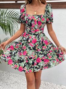 SHEIN Frenchy 滿版印花方領泡泡袖連衣裙 - 彩色 - 查看 1