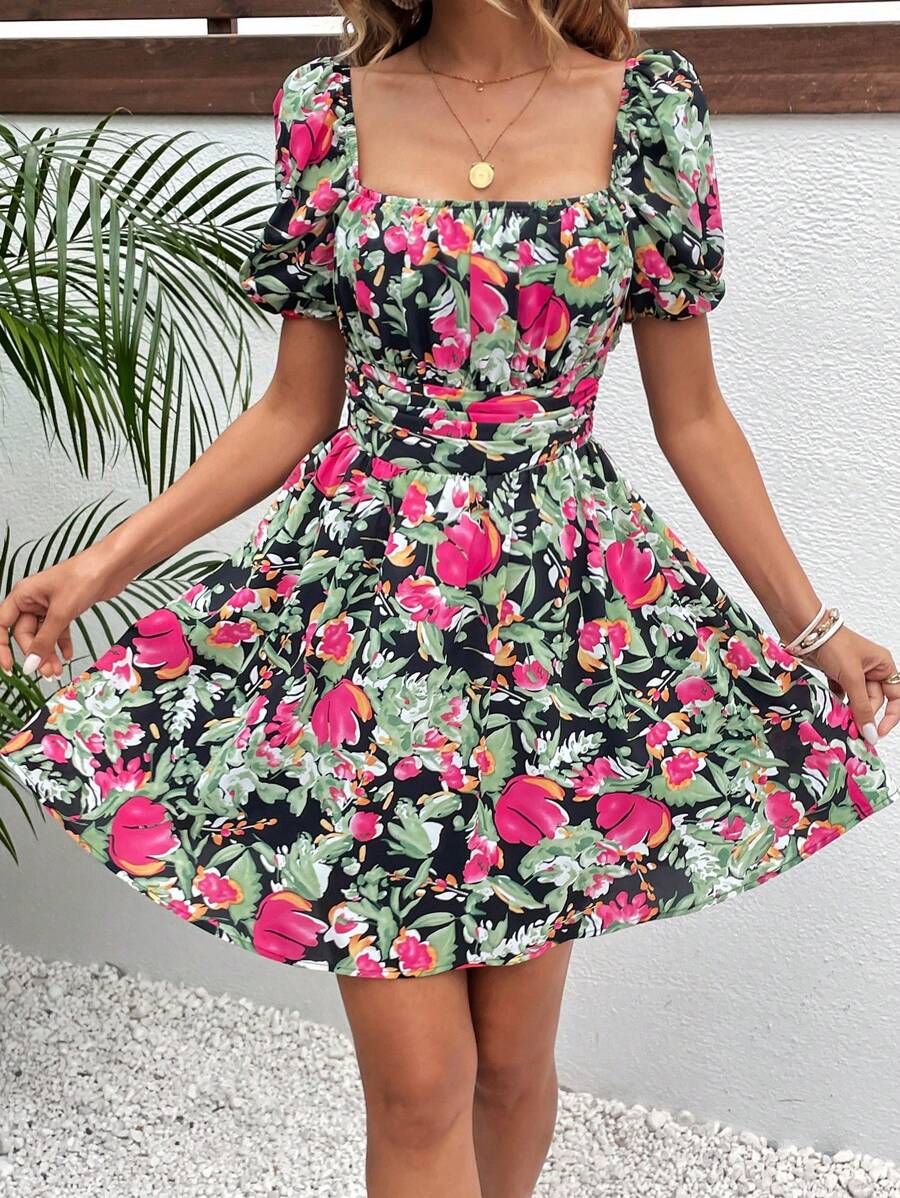 SHEIN Frenchy 滿版印花方領泡泡袖連衣裙 - 彩色 - 查看 1