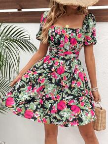 SHEIN Frenchy 滿版印花方領泡泡袖連衣裙 - 彩色 - 查看 6