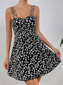 SHEIN VCAY 碎花前打結吊帶洋裝 - 彩色 - 查看 1