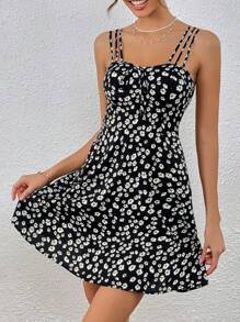 SHEIN VCAY 碎花前打結吊帶洋裝 - 彩色 - 查看 3