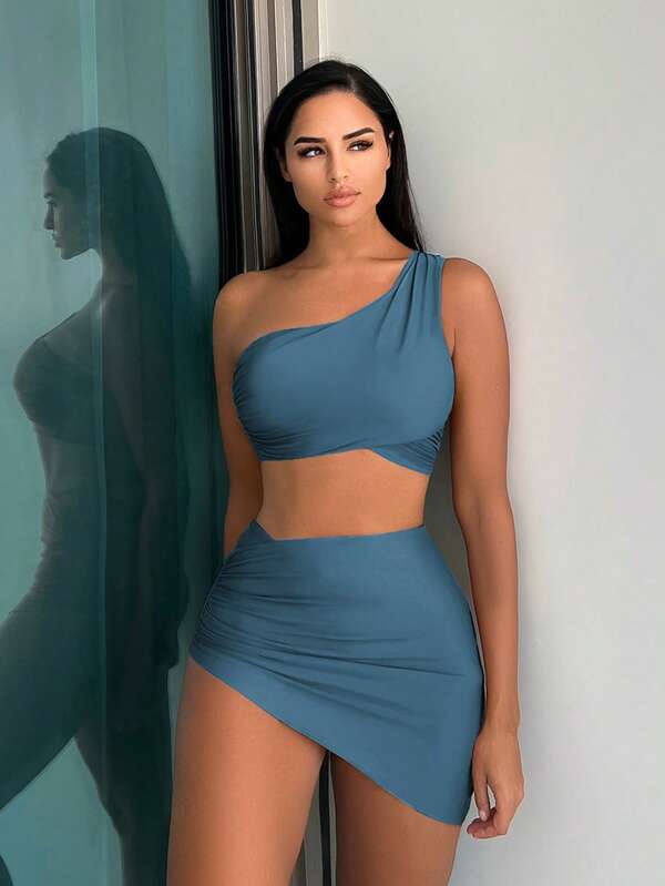 SHEIN Swim Bañador bikini liso de un hombro con falda de playa