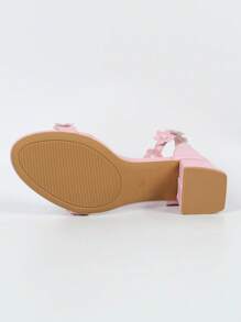 女士时尚花朵和珍珠装饰踝带粗跟休闲凉鞋，夏季方头