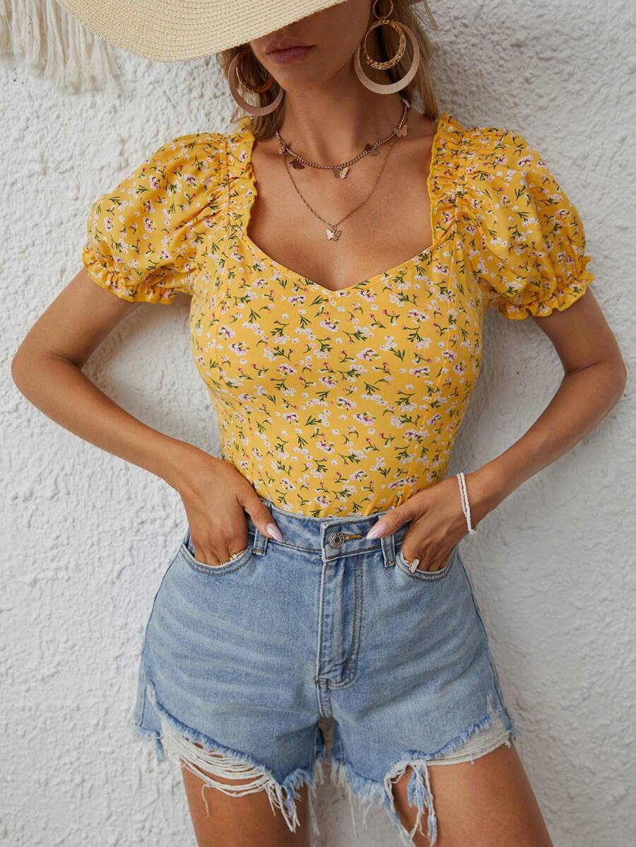 SHEIN VCAY Ditsy Floral Print Sweetheart Neck Puff Sleeve Blouse - Yellow - View 1