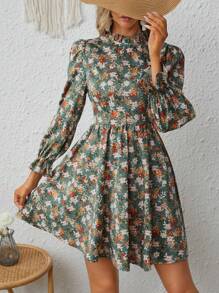 SHEIN VCAY 滿版印花荷葉袖連衣裙 - 彩色 - 查看 3