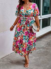 Flirla Vestido de verano con estampado floral, mangas de mariposa y cinturón, talla grande