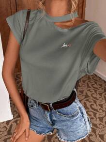 SHEIN Frenchy 愛心和字母圖案肩部挖空T恤 - 深灰色 - 查看 1