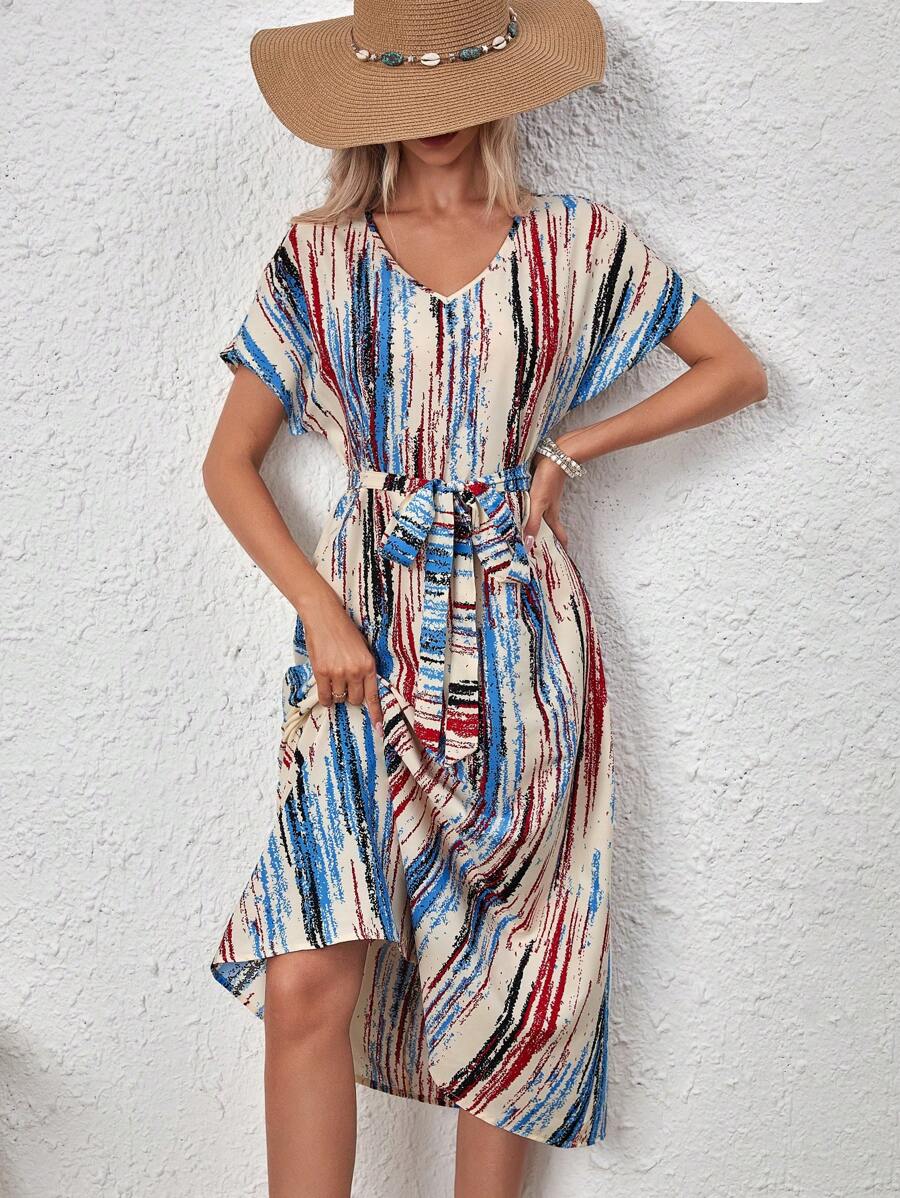 SHEIN VCAY 筆刷圖案蝙蝠袖繫腰帶連衣裙 - 彩色 - 查看 1