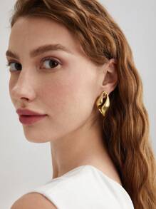 MOTF PREMIUM 鏤空耳釘 - 金色 - 查看 4