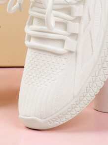 孩子們白色透氣針織防滑競技鞋適用於男孩和女孩