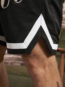 Manfinity RebelGame Men Letter Patched Contrast Tape Drawstring Waist Shorts - Black - View 3