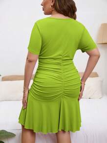 SHEIN Privé Hơn Xù Xù Hoa Sen Đầm - màu xanh lá - Xem 2