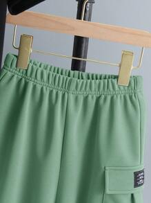 SHEIN 男大童字母圖案T恤&翻蓋口袋短褲 - 彩色 - 查看 5