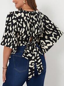 SHEIN Privé Plus Allover Print Tie Back Butterfly Sleeve Crop Blouse - Black and White - View 2