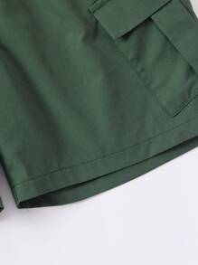 Manfinity 男士側翻蓋口袋工裝短褲 - 軍綠色 - 查看 5