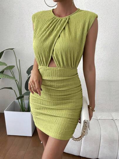 SHEIN Privé Cut Out Front Ruched Bodycon Dress