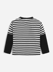 SHEIN Áo phông in hình và sọc phóng khoáng có túi vá và thiết kế 2 trong 1, thích hợp cho mùa thu đông dành cho các chàng trai trẻ - Đen và trắng - Xem 2