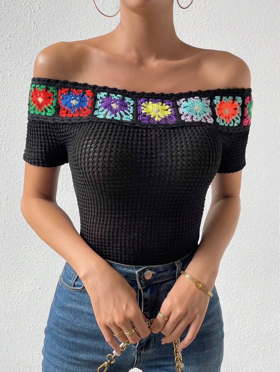 SHEIN Unity 花卉刺繡一字肩T恤 - 黑色 - 查看 1