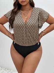 SHEIN Frenchy 大碼滿版印花蝴蝶袖連身背心 - 卡其色 - 查看 4