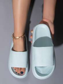 Summer Fashionable Home & Outdoor Unisex Breathable Quick-drying Lightweight Soft-soled Slippers - Baby Blue - View 1