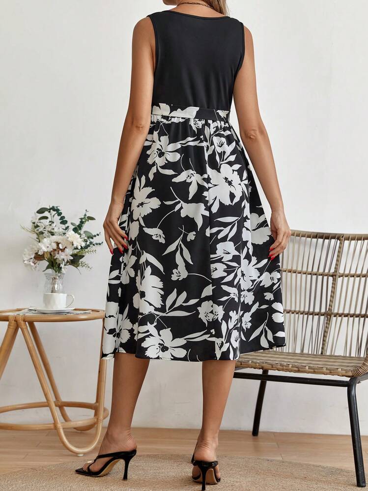 SHEIN Maternity Floral Print Surplice Neck Dress - Black and White - View 2