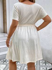 SHEIN LUNE 大碼鏈條細節繫腰帶連衣裙 - 杏色 - 查看 2