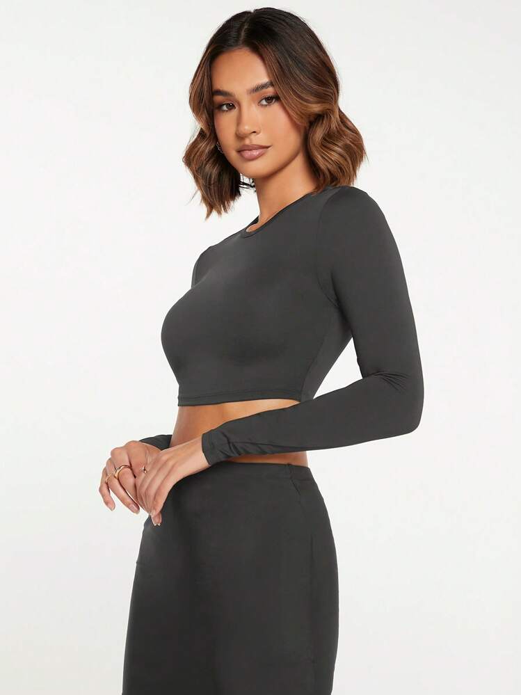 SHEIN BASICS Camiseta crop unicolor - Gris Oscuro - Añade 5