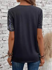 EMERY ROSE 羽毛印花T恤 - 黑色 - 查看 2