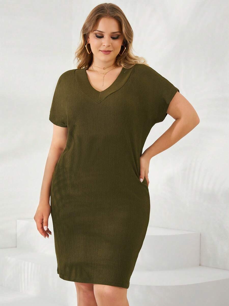 RueChic 大碼素色蝙蝠袖緊身連衣裙 - 軍綠色 - 查看 1