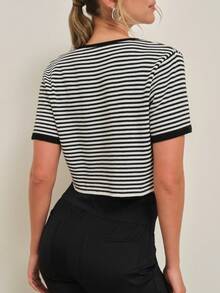 SHE(IN) BRASIL Striped Pattern Crop Knit Top - 黑與白 - 查看 2