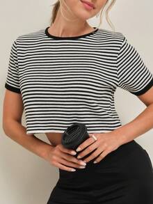 SHE(IN) BRASIL Striped Pattern Crop Knit Top - 黑與白 - 查看 6
