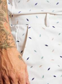 GENTILAND Men Feather Print Slant Pocket Shorts - White - View 3