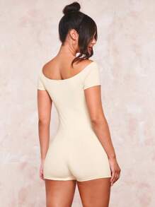 SHEIN BAE 素色交疊領彈力緊身連體短褲 - 杏色 - 查看 2