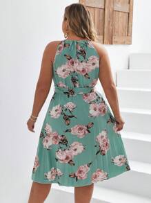 SHEIN Frenchy 大碼印花百褶下擺腰帶掛脖連衣裙 - 綠色 - 查看 2