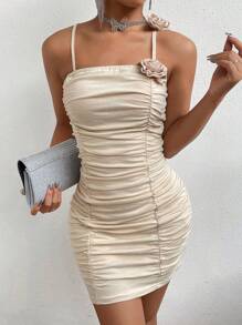 SHEIN Allurite Vestido ajustado de tirantes flor estéreo fruncido - Albaricoque - Ver 1